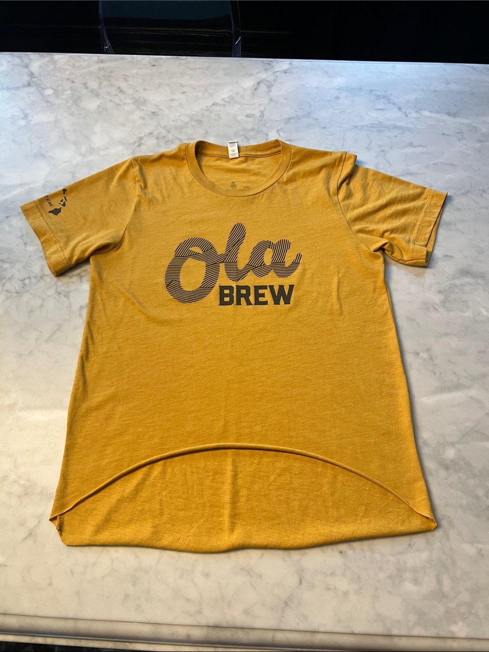 Ola Brew Hawai’i Beer Brewery Tshirt. Womens small. Hand cut hi lo hem.